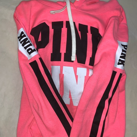 ‘PINK’ HOODIES💖 - Picture 2 of 4